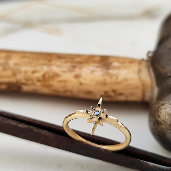 Pinky ring. 14k Yellow gold Diamonds ring. Star ring. Black Diamonds ring. - Picture 8 of 16